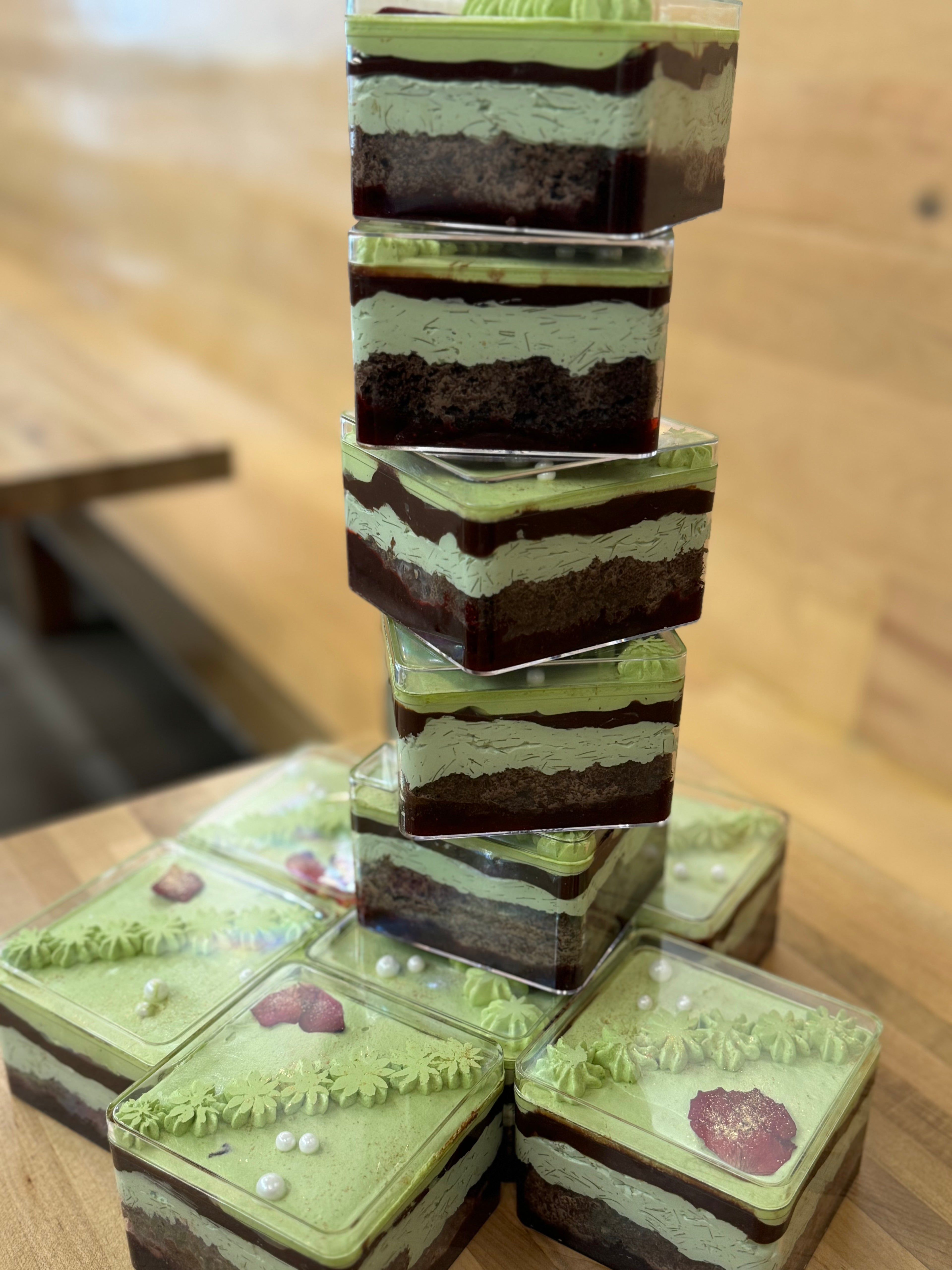 Dubai Strawberry Gold Milk Cake