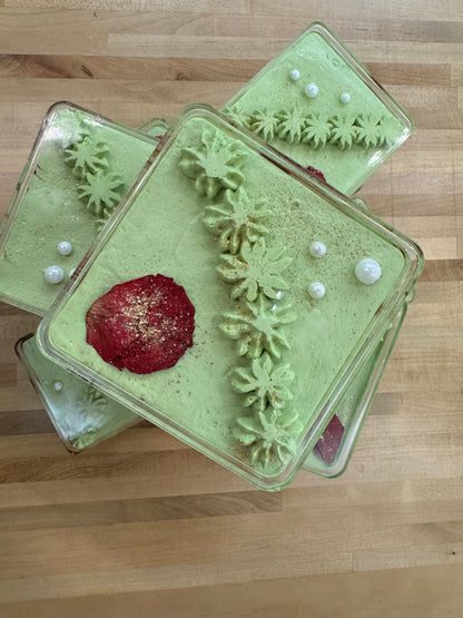 Dubai Strawberry Gold Milk Cake