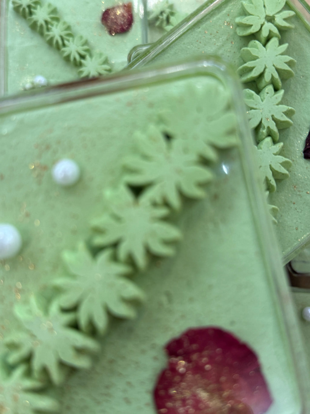 Dubai Strawberry Gold Milk Cake