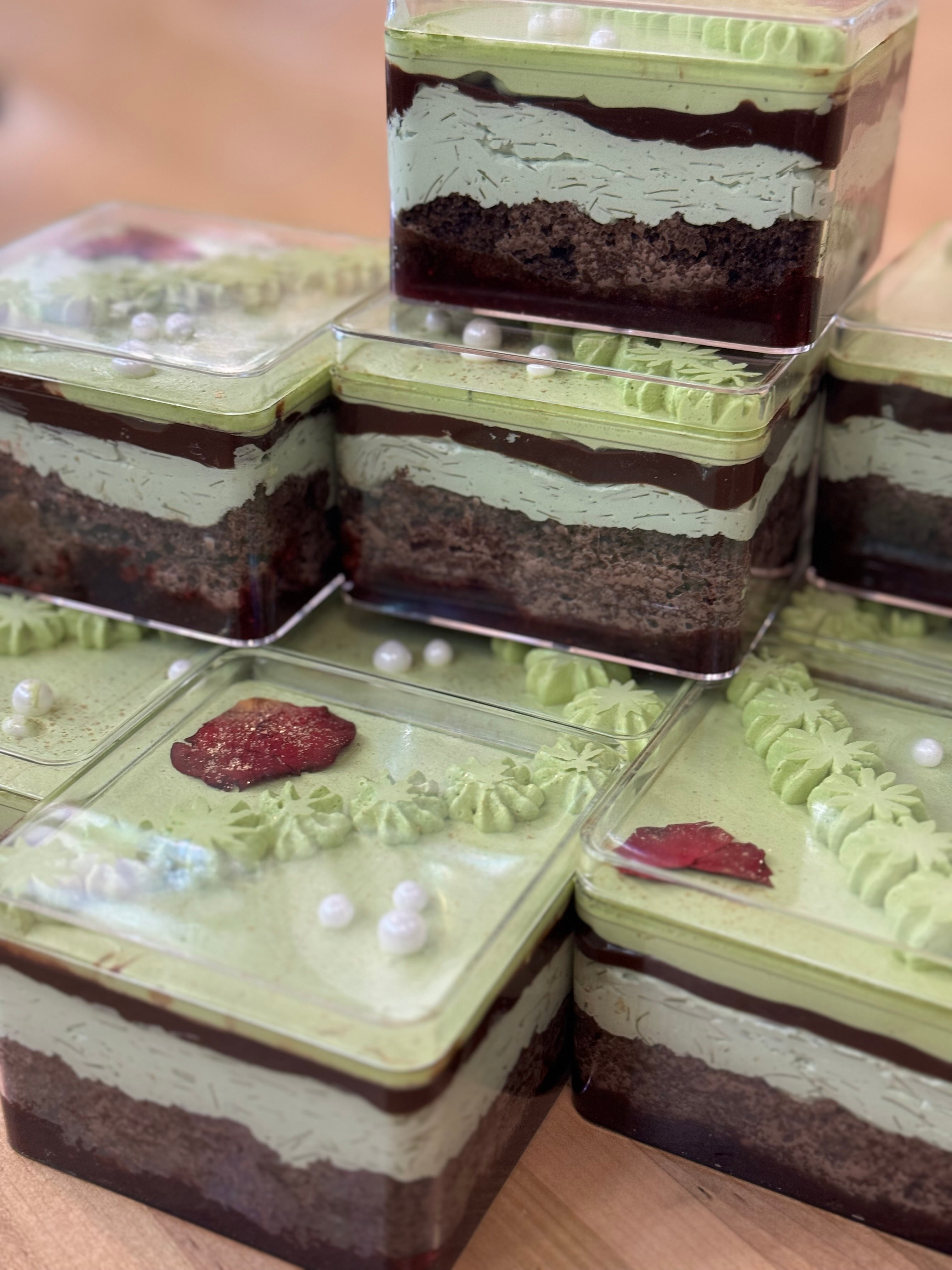 Dubai Strawberry Gold Milk Cake